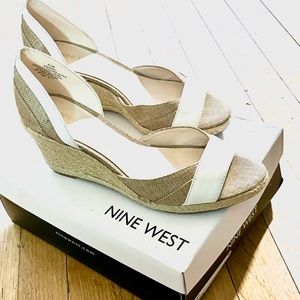 Nine West Wedge Heels Sandals Shoes White Tweed Women’s Size 6.5